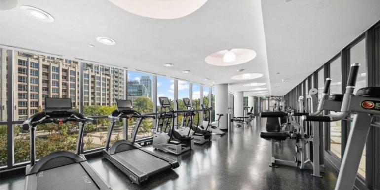 Luxury Suites Steps To Cn Tower 토론토 외부 사진